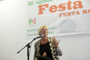 Genova - festa unit√† - ministro difesa Roberta Pinotti