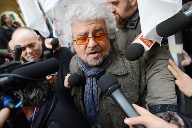 Genova - l'arrivo di Beppe Grillo in piazza San Lorenzo