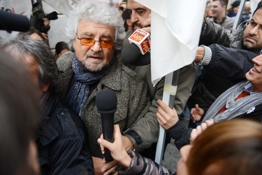 Genova - l'arrivo di Beppe Grillo in piazza San Lorenzo