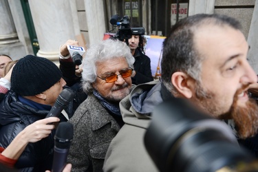 Genova - l'arrivo di Beppe Grillo in piazza San Lorenzo