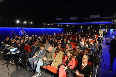 Genova, Rivarolo - incontro movimento 5 stelle al teatro albatro