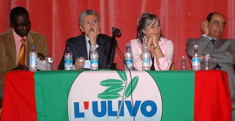 Massimo D'Alema in visita a Genova