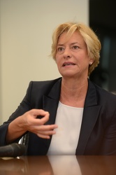 Genova - ministro difesa Roberta Pinotti nella redazione del Sec