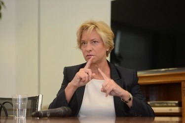 Genova - ministro difesa Roberta Pinotti nella redazione del Sec