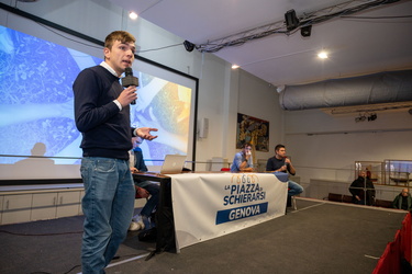 Genova, sala CAP - Alessandro di Battista presenta associazione 