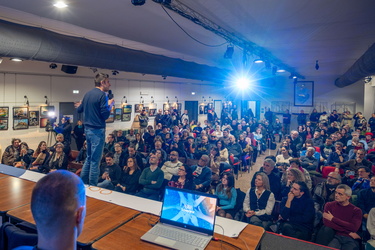 Genova, sala CAP - Alessandro di Battista presenta associazione 