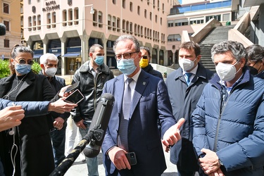 Genova, Moody - Onorevole Giorgio Mul√®, forza italia, in visita