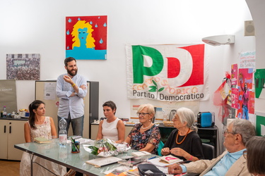 Genova, via delle vigne - circolo PD - visita di Livia Turco