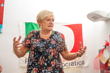 Genova, via delle vigne - circolo PD - visita di Livia Turco