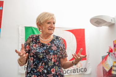 Genova, via delle vigne - circolo PD - visita di Livia Turco