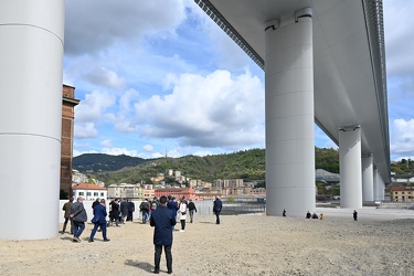 Genova, via 30 Giugno - area sotto il ponte destinata a diventar