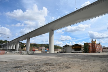 Genova, via 30 Giugno - area sotto il ponte destinata a diventar