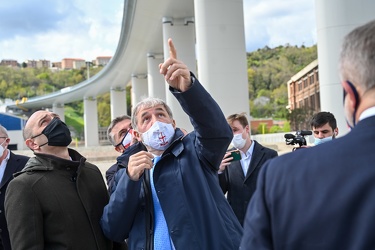 Genova, via 30 Giugno - area sotto il ponte destinata a diventar