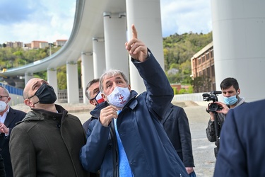 Genova, via 30 Giugno - area sotto il ponte destinata a diventar
