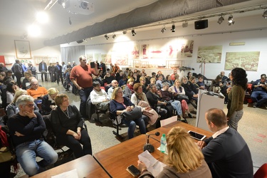 Genova, sala chiamata del porto - assemblea sinistra una nuova p