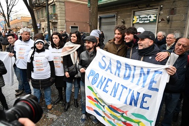 Genova, Certosa, piazza Petrella - incontro movimento sardine