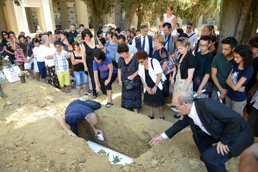 Savona, cimitero di Zinola - i funerali della piccola Rebecca P