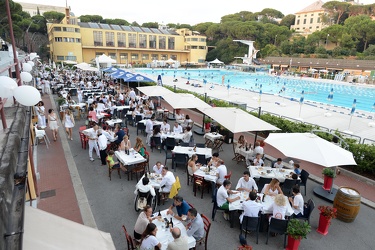 Genova, piscine Albaro - serata cena in bianco
