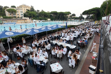 Genova, piscine Albaro - serata cena in bianco