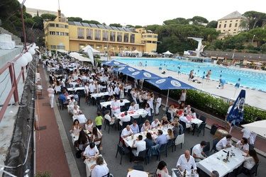 Genova, piscine Albaro - serata cena in bianco