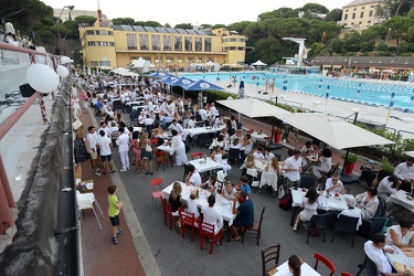 Genova, piscine Albaro - serata cena in bianco