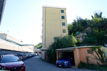 Genova, Bolzaneto - via Santuario Madonna Guardia - costruzione 