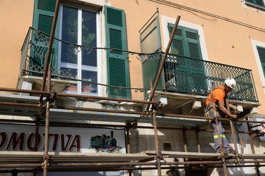 Genova, Bolzaneto, via Colano - crollo balcone 