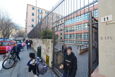 Genova, Bolzaneto - scuola media Gaslini in via Bolzaneto 11