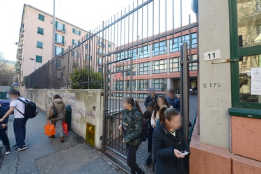 Genova, Bolzaneto - scuola media Gaslini in via Bolzaneto 11