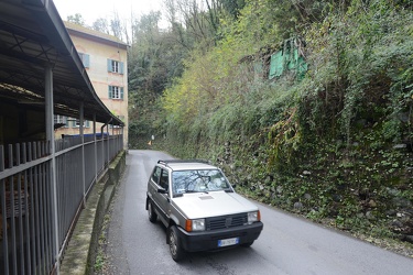 Genova, Ceranesi - vecchio mulino in mezzo alla strada in attesa