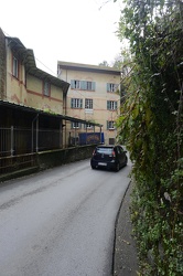 Genova, Ceranesi - vecchio mulino in mezzo alla strada in attesa