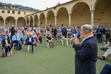 Genova, Certosa, Chiostro - assemblea pubblica su lavori terzo v