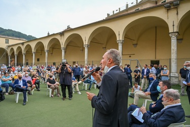 Genova, Certosa, Chiostro - assemblea pubblica su lavori terzo v