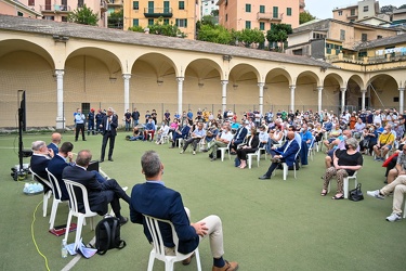 Genova, Certosa, Chiostro - assemblea pubblica su lavori terzo v