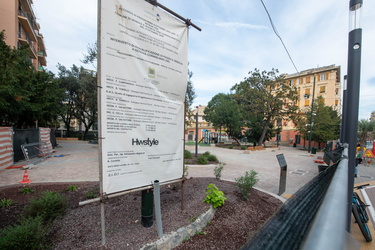 Genova, Cornigliano - la piazza Rizzolio in via di rinnovamento