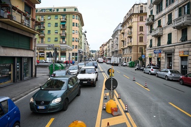 Genova, via Cornigliano - cantiere nel tratto a ponente della st