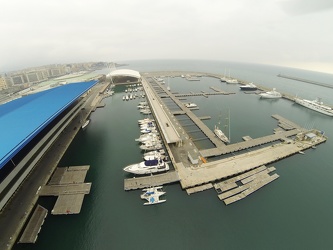 Genova - quartiere fieristico Fiera - la marina davanti al quart