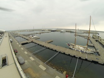 Genova - quartiere fieristico Fiera - la marina davanti al quart