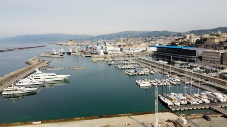 Genova, foto con drone - avanzamento sviluppo marina davanti all