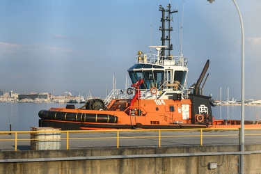 Genova, Multedo, porto petroli - lieve incidente senza conseguen