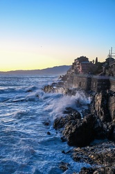 Genova Nervi - mareggiata sulla passeggiata anita garibaldi