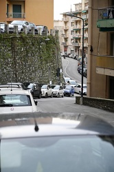 Genova, quartiere Oregina - via Gaeta con auto multate divieto d