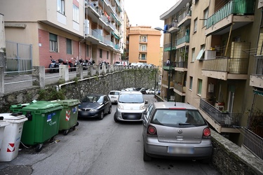 Genova, quartiere Oregina - via Gaeta con auto multate divieto d