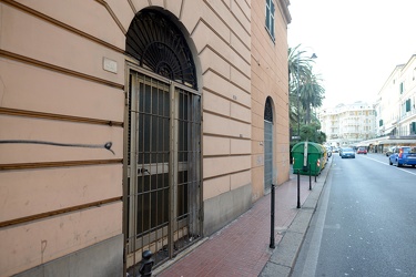 Genova Pegli - immobili del comune al 32 e 34 rosso