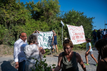 Genova, i residenti di Pra‚Äô in strada contro l‚Äôarrivo di Luc