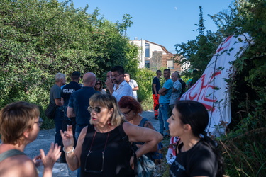 Genova, i residenti di Pra‚Äô in strada contro l‚Äôarrivo di Luc