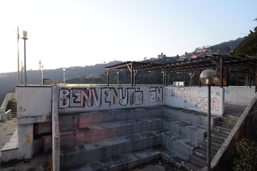 Genova, quartiere quezzi alta - giardini pista rossa