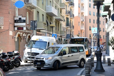 Genova, Rivarolo - traffico intenso automobili