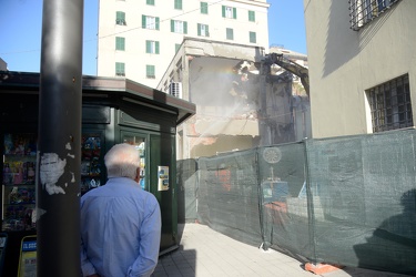 Genova Sampierdarena - demolizione edificio ex biblioteca civica