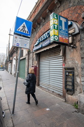 Genova, sampierdarena - via Buranello - negozi chiusi voltini